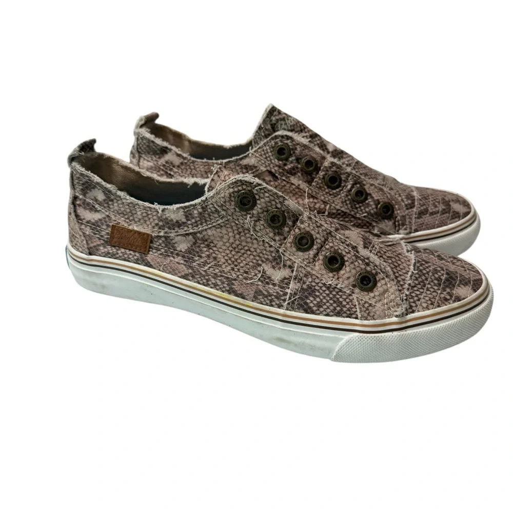 Blowfish Malibu Sneakers size 8.5‎